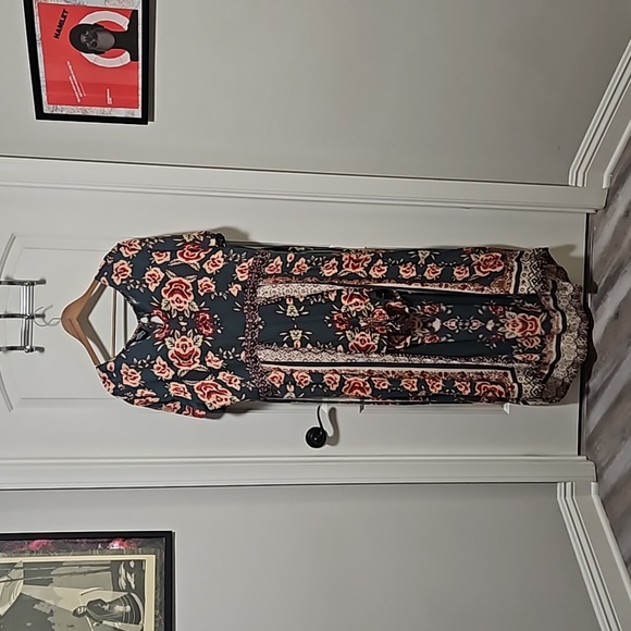 floral romper with cape - Picture 1 of 5